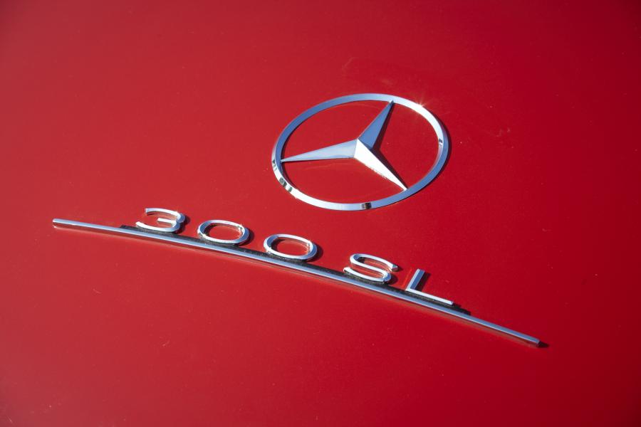  Mercedes-Benz 300 SL Roadster 1962 года  (фото 23 из 39)